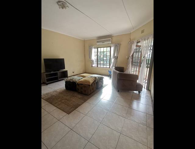 3 BEDROOM SIMPLEX FOR SALE IN EMPANGENI CENTRAL